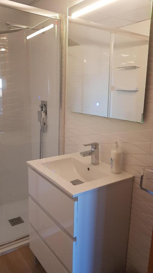 شقة Penthouse Sea Views + Private Solarium فوينخيرولا المظهر الخارجي الصورة
